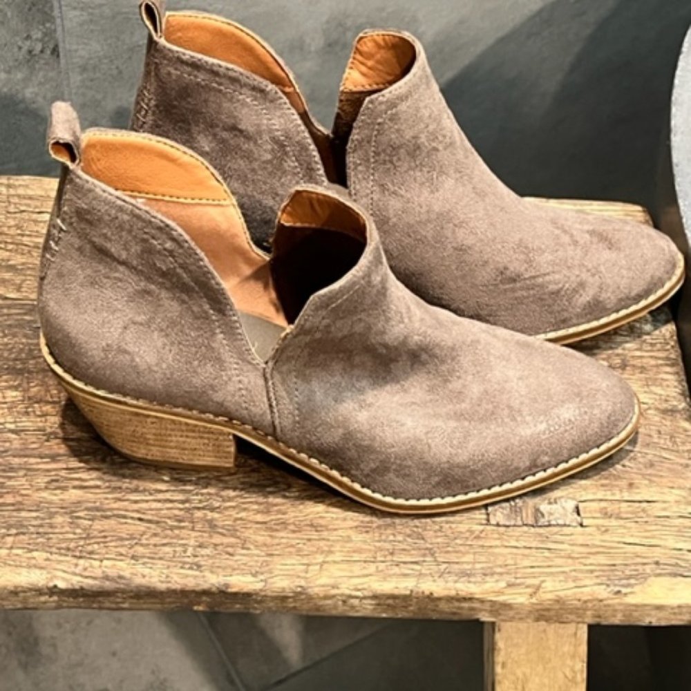 Corey’s boutique suede bootie
